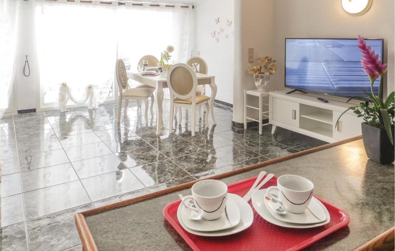2 Bedroom Stunning Apartment In Torrevieja Bagian luar foto