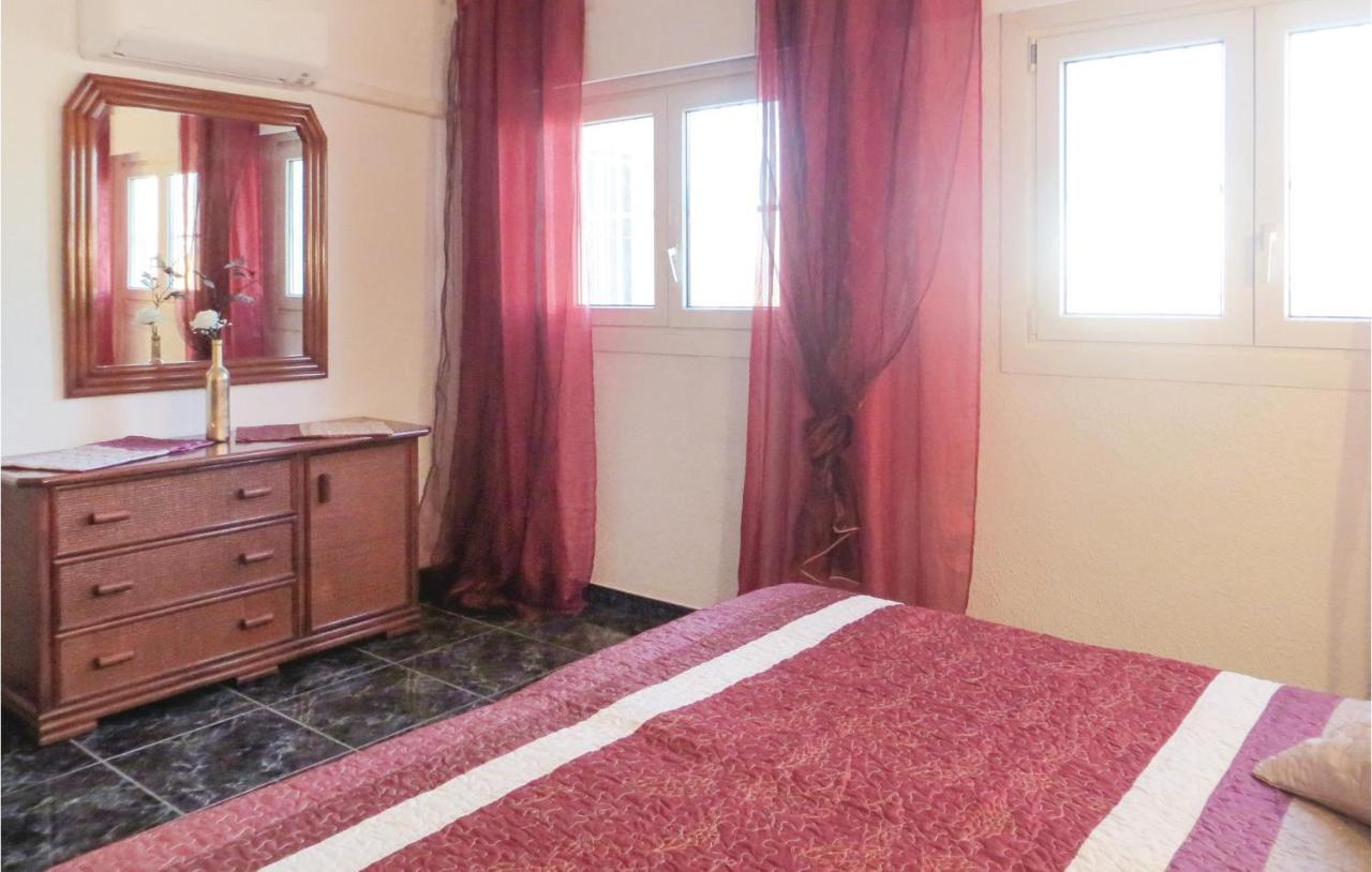 2 Bedroom Stunning Apartment In Torrevieja Bagian luar foto