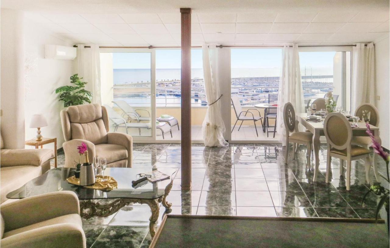 2 Bedroom Stunning Apartment In Torrevieja Bagian luar foto