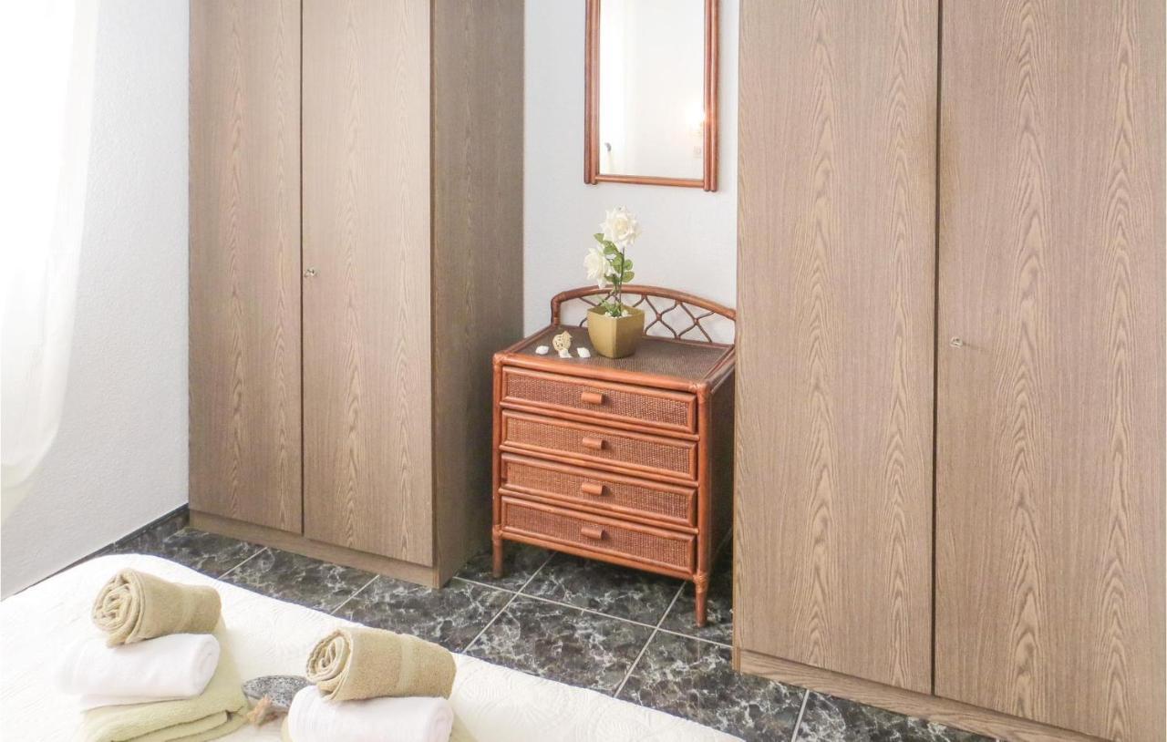 2 Bedroom Stunning Apartment In Torrevieja Bagian luar foto